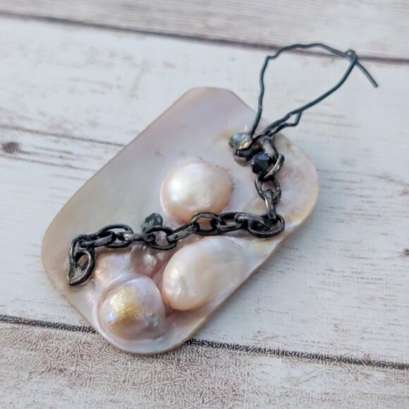 Vintage Pendant - Pearl? Shell? - Repair Needed To Bail - Picture 12 of 12